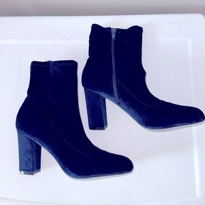NWT Madden girl Velvet Blue Boots Size 8